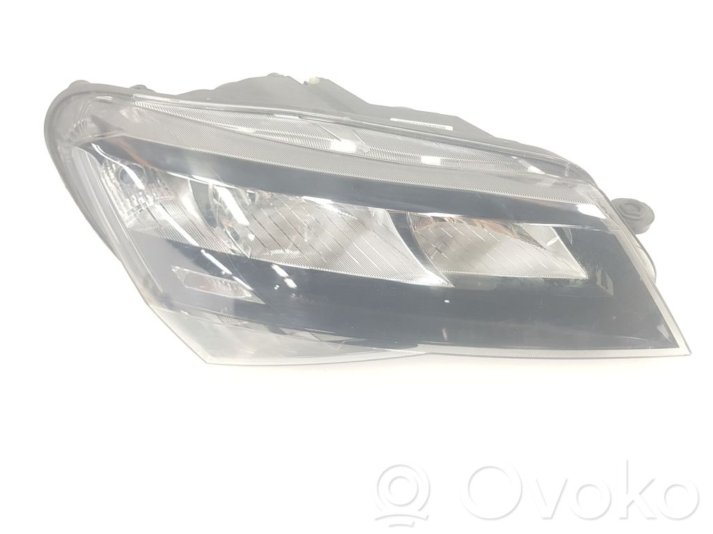 Skoda Superb B8 (3V) Headlight/headlamp 