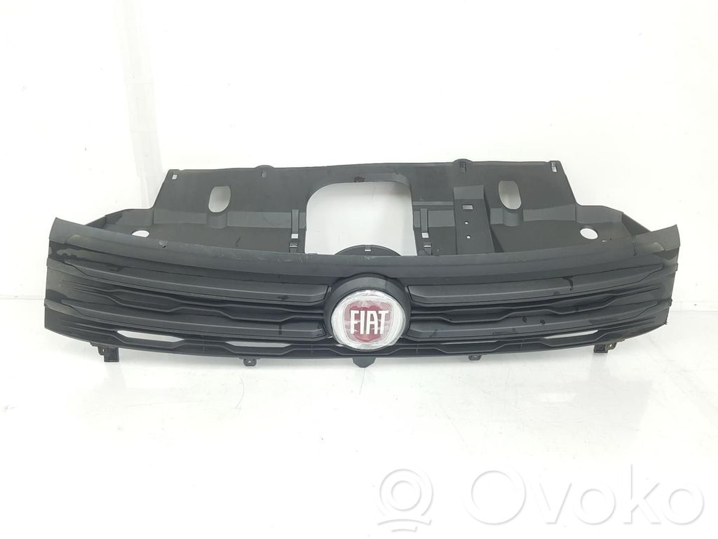 Fiat Talento Grilă față 