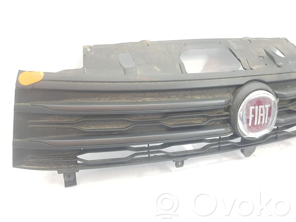 Fiat Talento Griglia anteriore