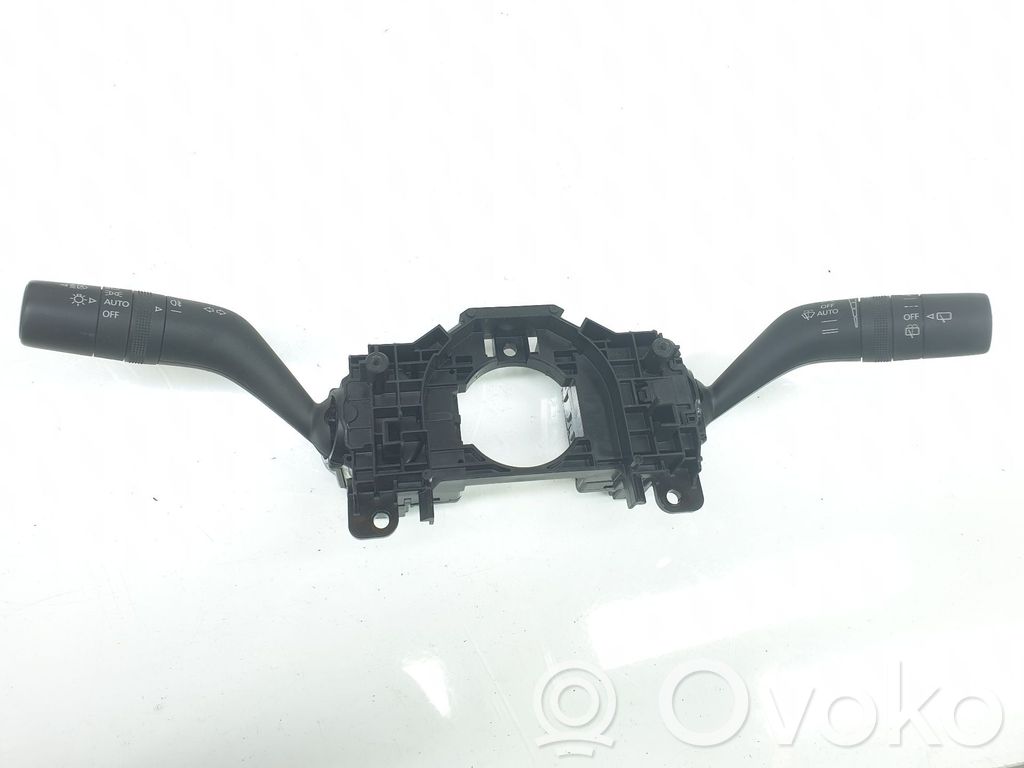Mazda 3 Interruptores/botones de la columna de dirección 
