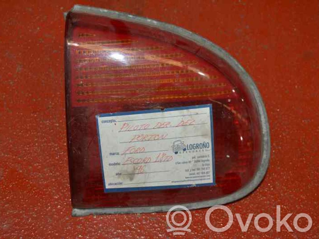 Ford Escort Takaluukun takavalot 