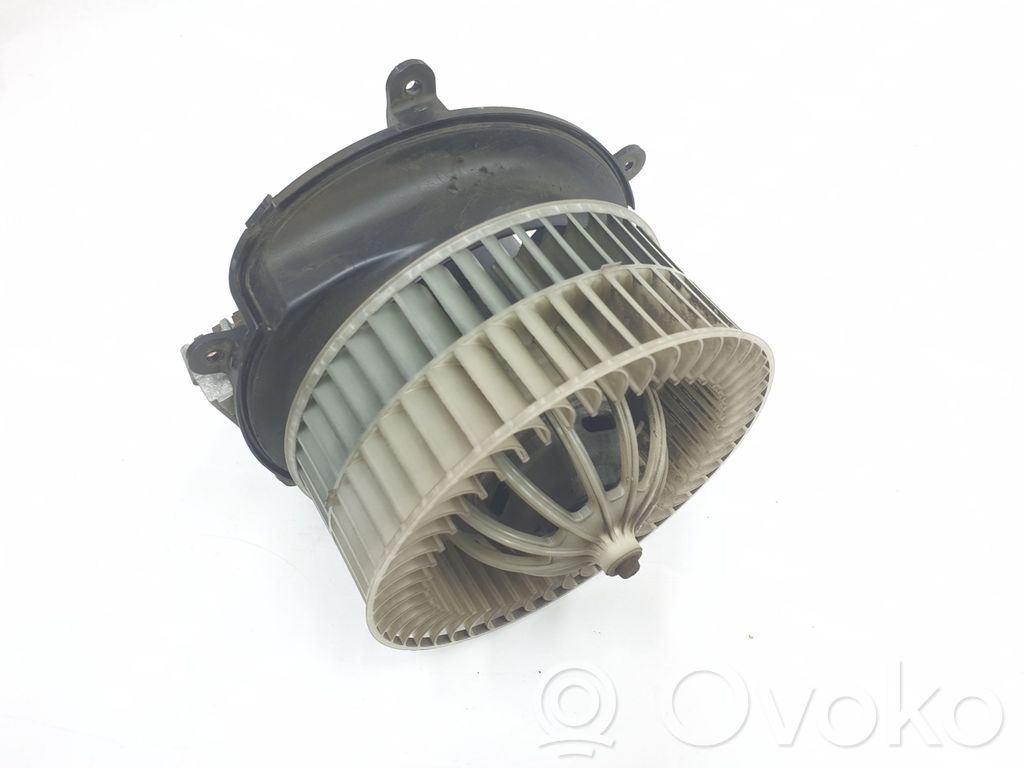 BMW 7 E65 E66 Salono oro mazgo plastikinis korpusas 