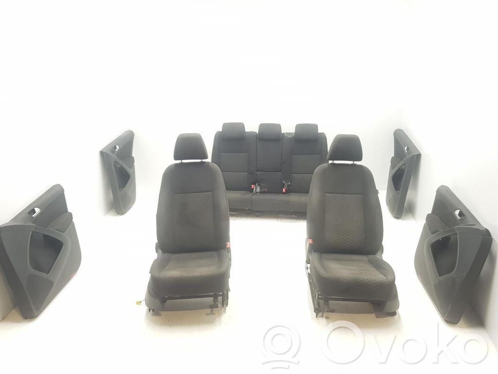 Volkswagen Tiguan Seat set 