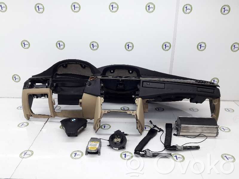 BMW 5 E60 E61 Oro pagalvių komplektas su panele 
