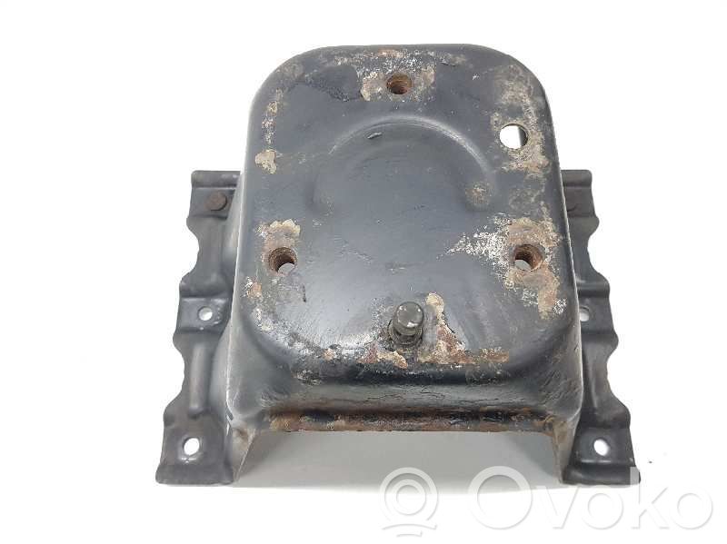 Mitsubishi Montero Soporte de apoyo de la rueda de repuesto 