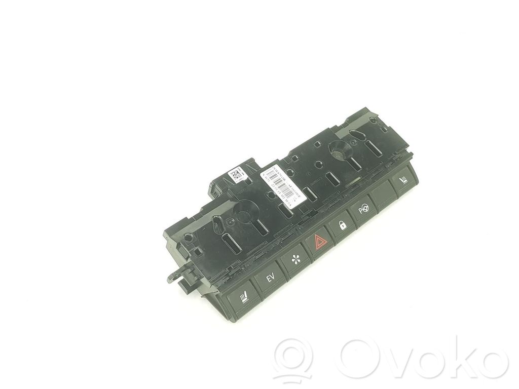 Renault Arkana Botón interruptor de luz de peligro 
