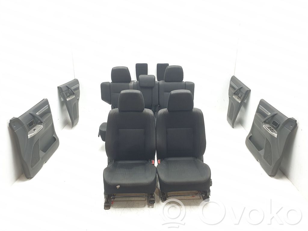 Mitsubishi Montero Set sedili