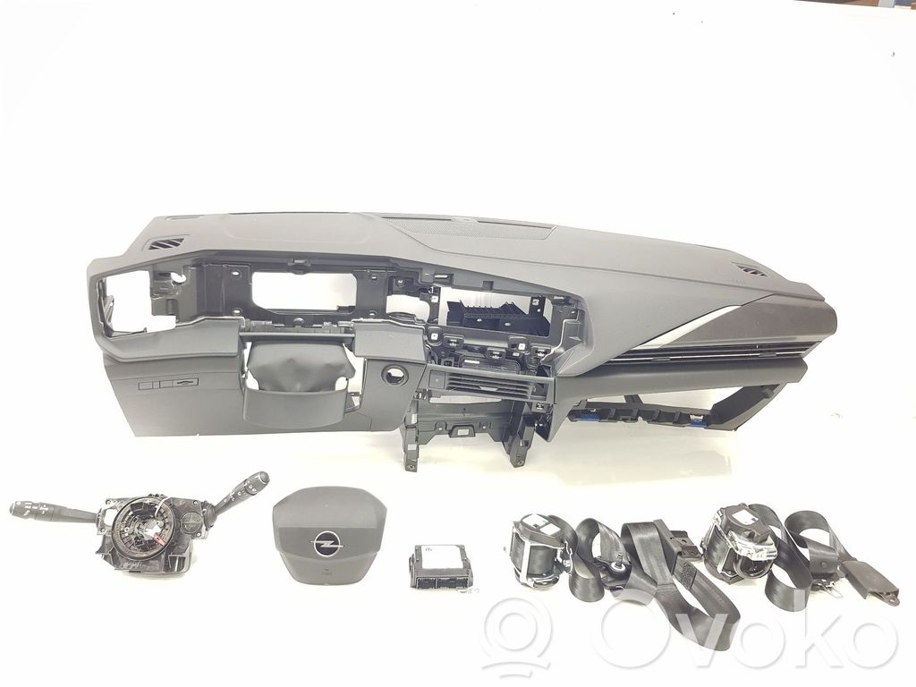 Opel Astra L Set planșă bord cu airbag 