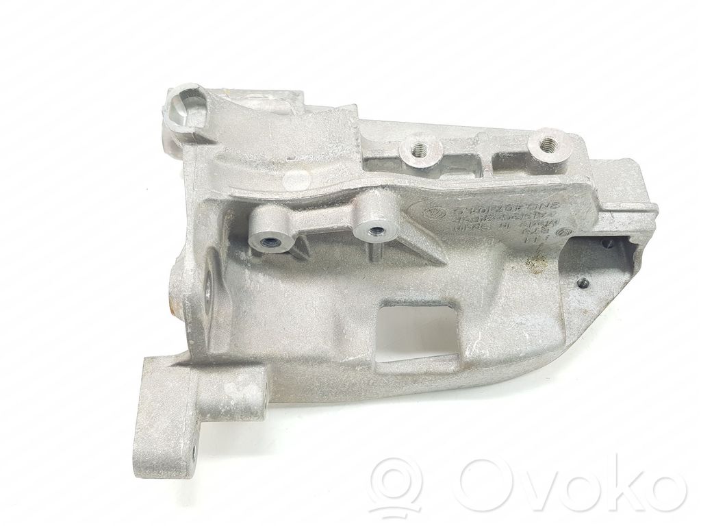 Volkswagen Crafter Engine mount bracket 