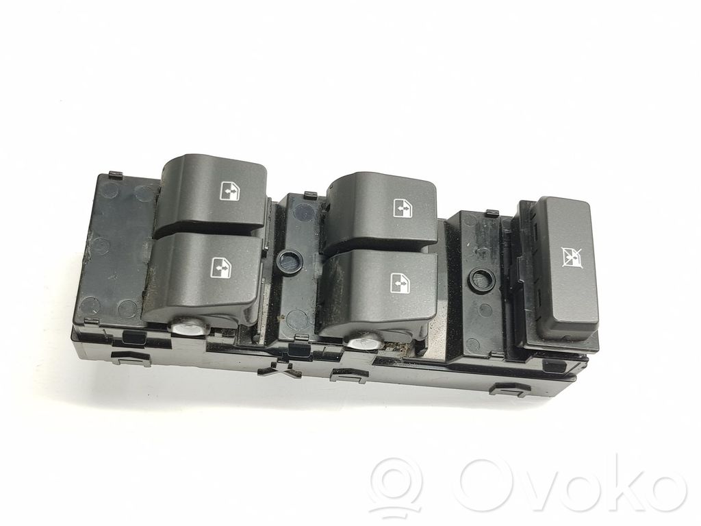 Hyundai i30 Comutator comandă geamuri electrice 