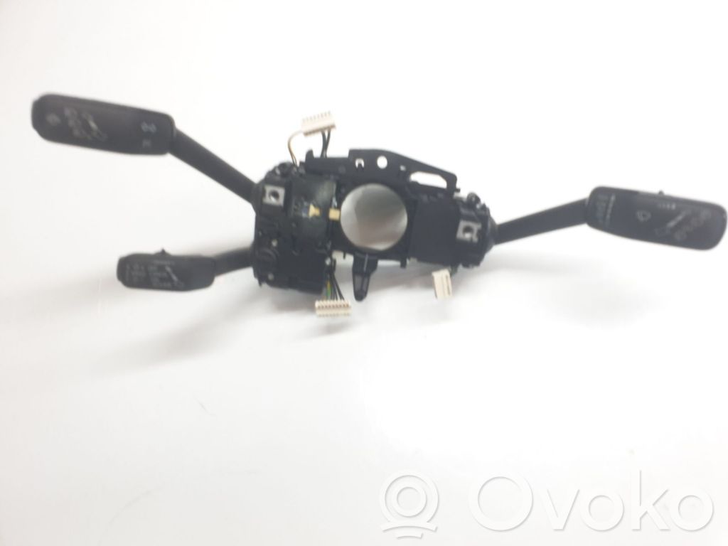 Seat Leon (5F) Interruptores/botones de la columna de dirección 