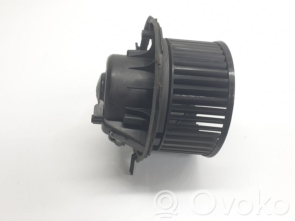 Volkswagen PASSAT B7 Ventilator aerotermă