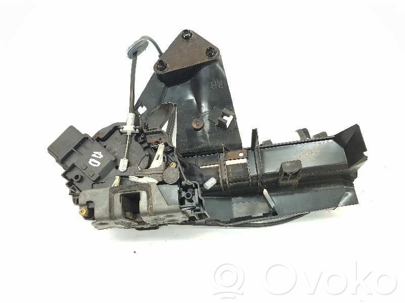 Ford Focus Priekšpusē slēdzene 