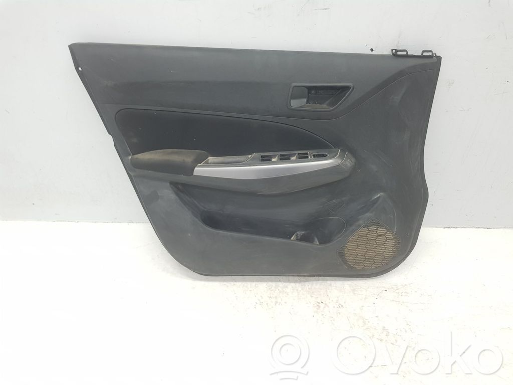 Suzuki Swift III Boczki / Poszycie drzwi przednich 
