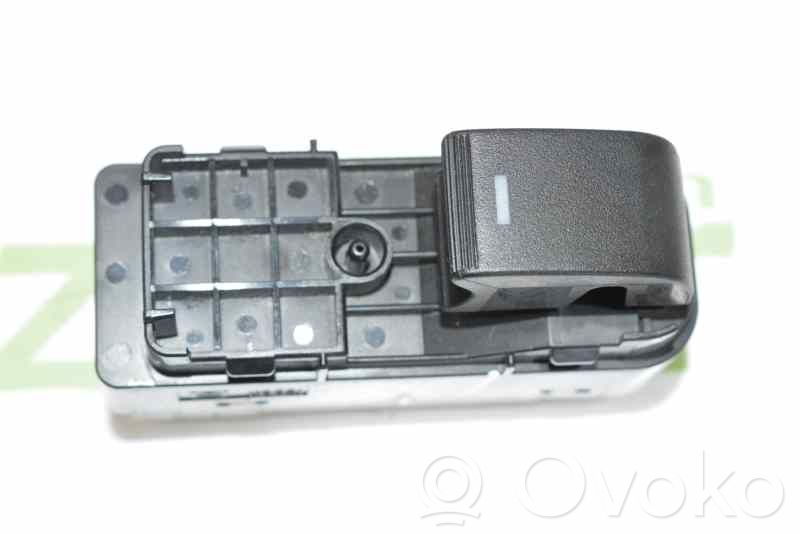 Mazda 3 II Electric window control switch 