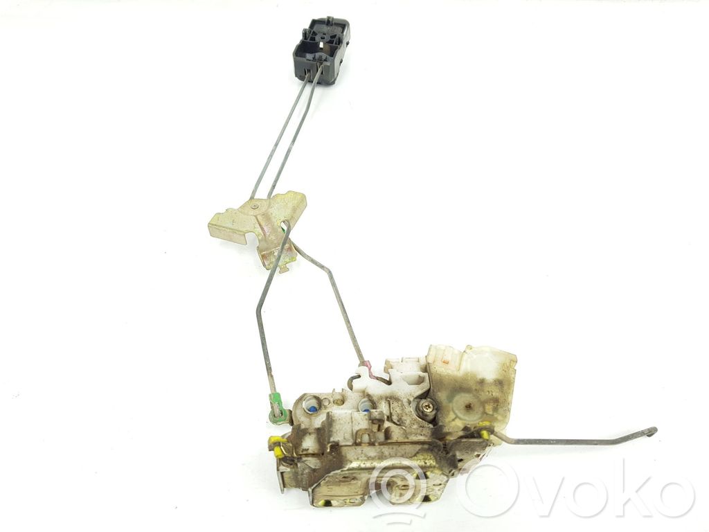 Nissan PickUp Serratura portiera anteriore 