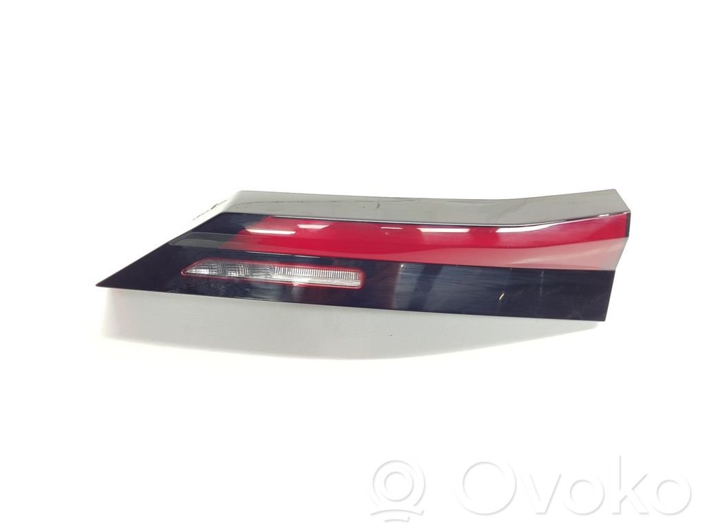 BMW X1 U11 Takaluukun takavalot 