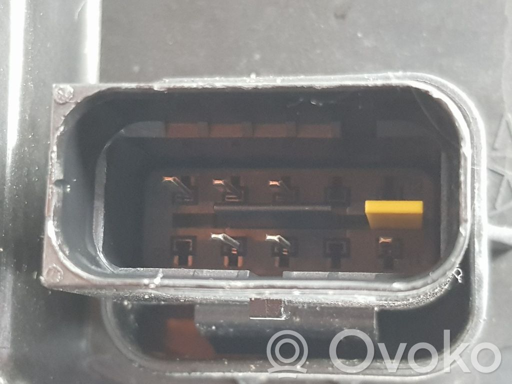 Opel Astra L Lampa przednia 