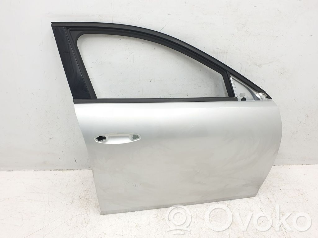 Opel Astra L Puerta delantera 