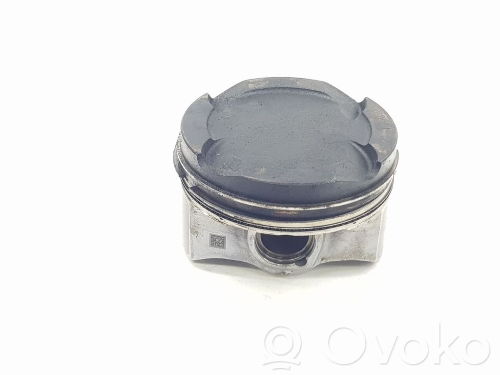 BMW 2 F22 F23 Piston 