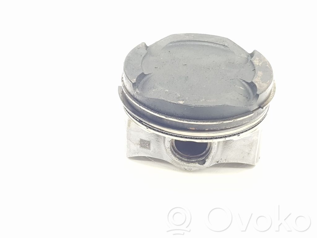 BMW 2 F22 F23 Piston 