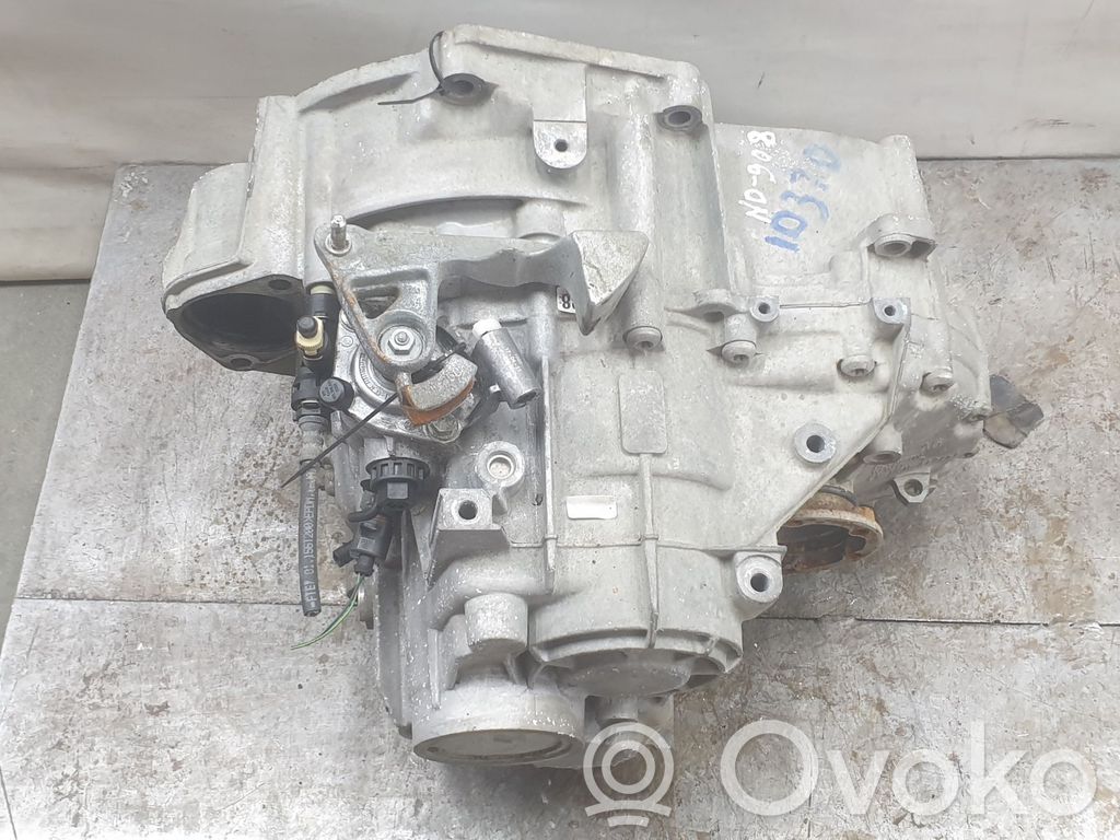 Volkswagen Caddy Cutie viteze manuală cu 5 trepte 