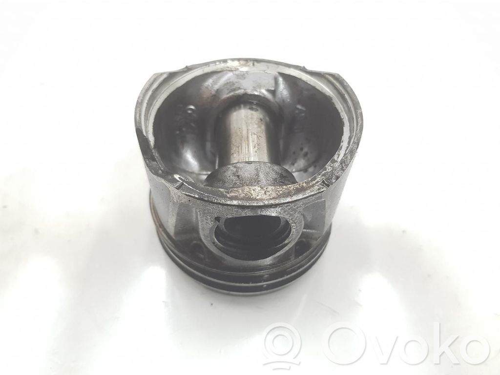 Opel Corsa D Pistón 