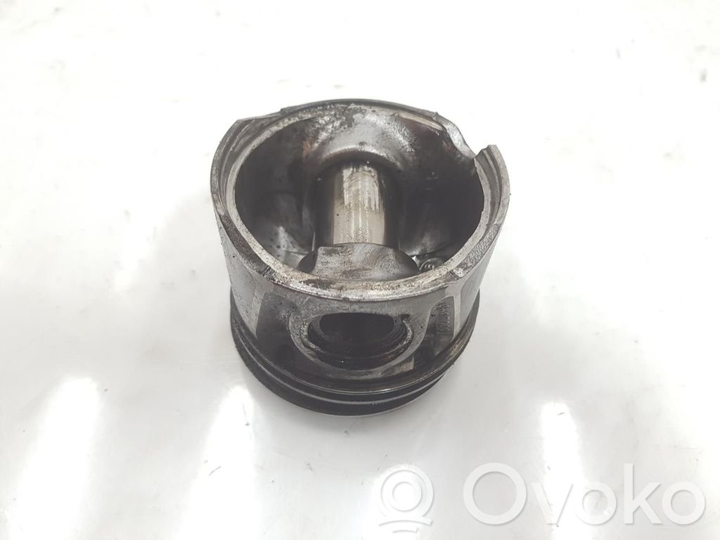 Opel Corsa D Pistón 