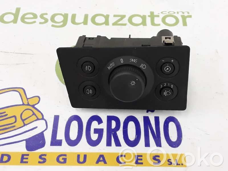 Opel Zafira B Interruptor de luz 