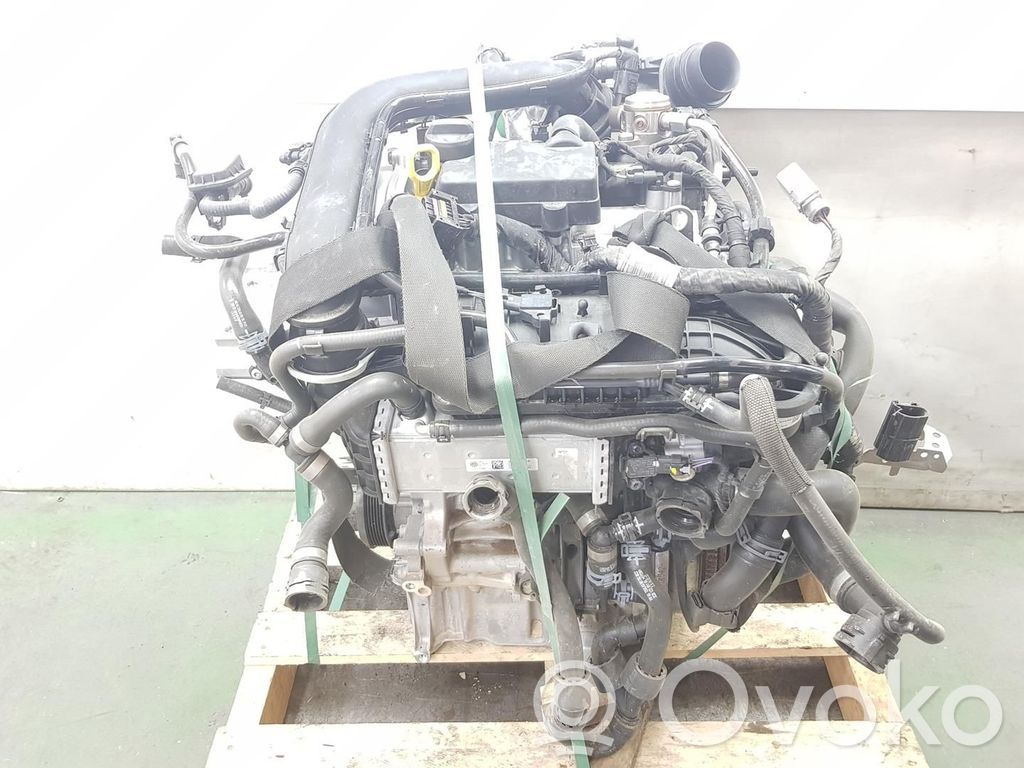 Silnik   05C100031M