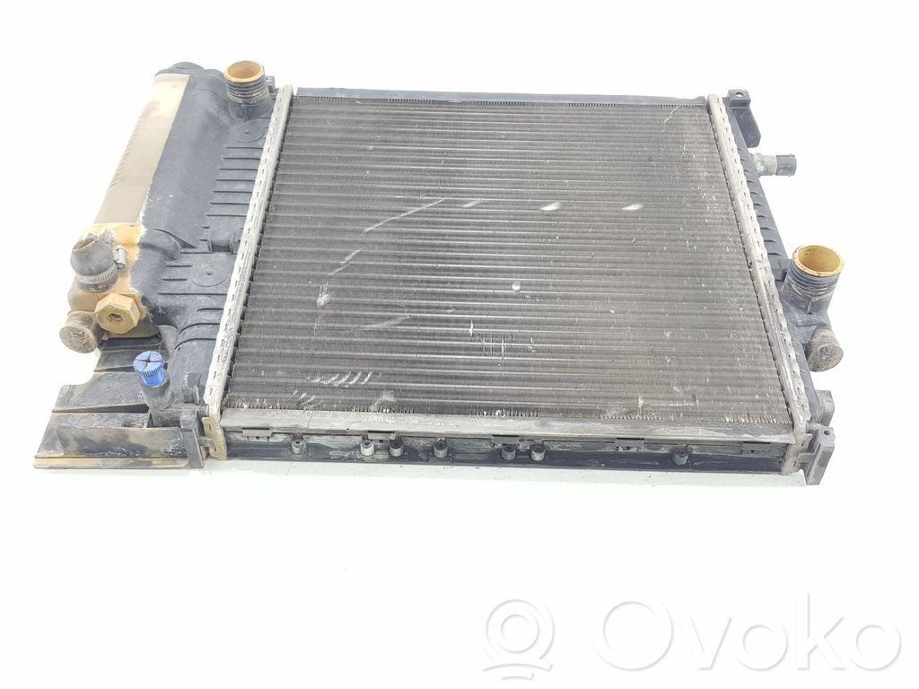 BMW 3 E36 Dzesēšanas šķidruma radiators 
