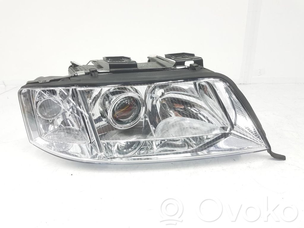 Audi A6 S6 C5 4B Lampa przednia 