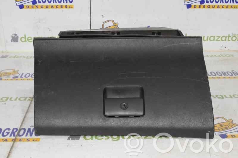 Peugeot 307 Glove box 