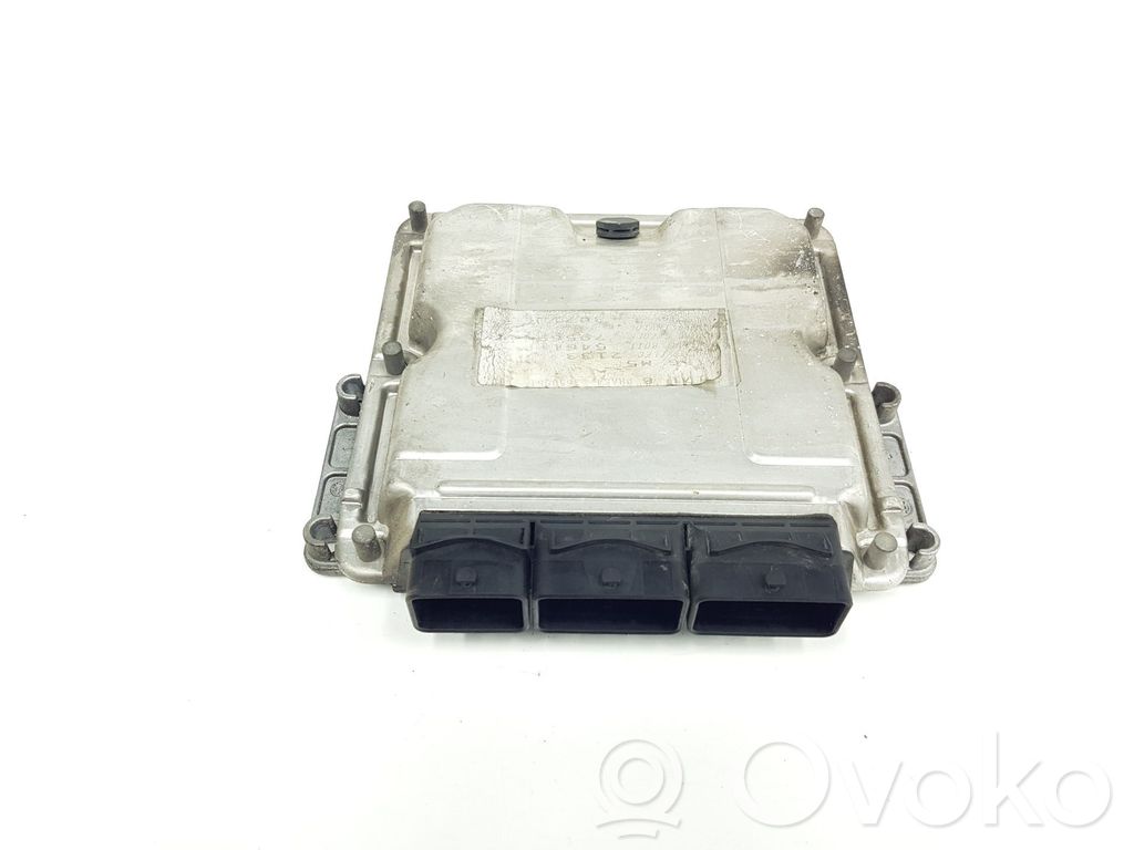 Unidad de control/módulo del motor   8200153945,8200153945
