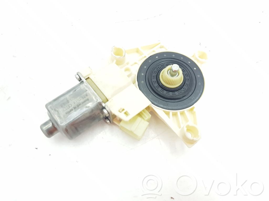 Mercedes-Benz C W204 Motorino alzacristalli della portiera posteriore 