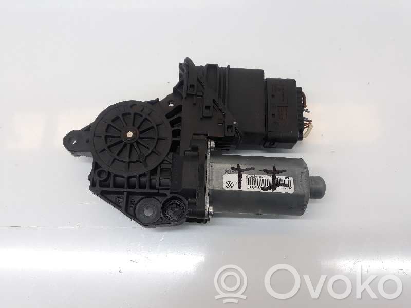 Volkswagen Golf V Motor macara geam ușă spate 