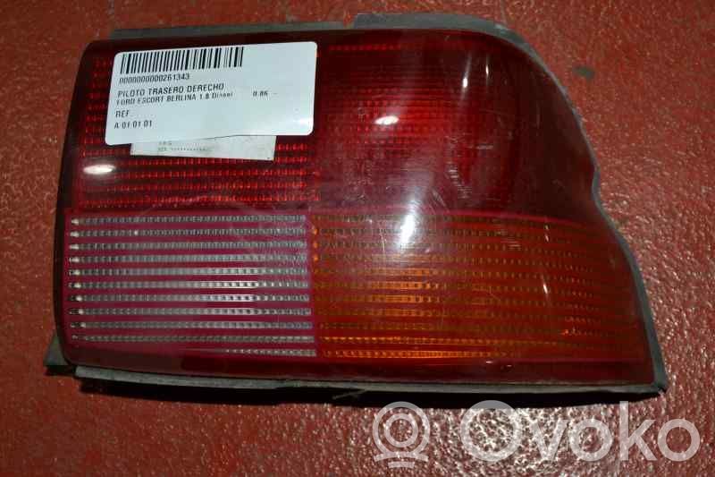 Ford Escort Lampa tylna 