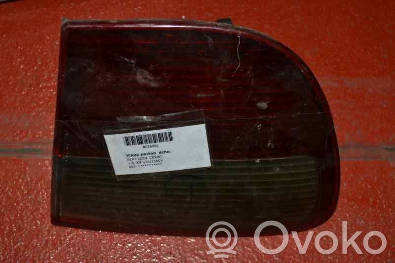 Seat Leon (1M) Takaluukun takavalot 