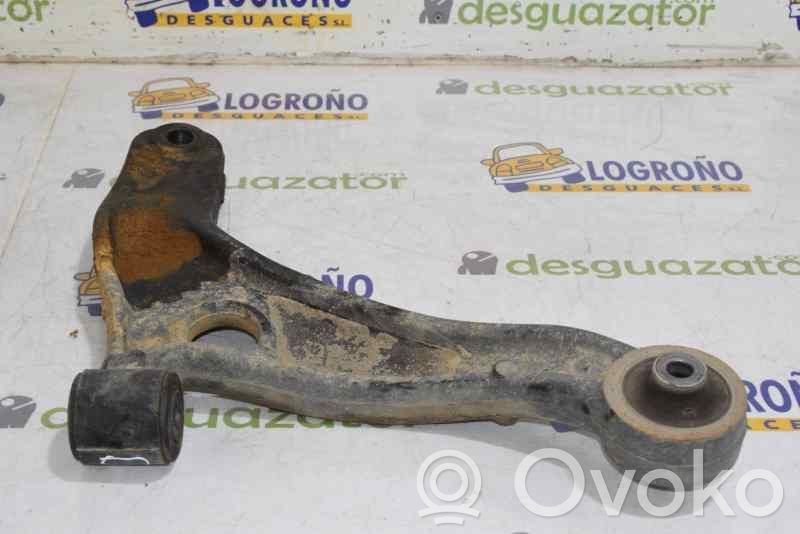 Nissan NV400 Querlenker Achsschenkel vorne