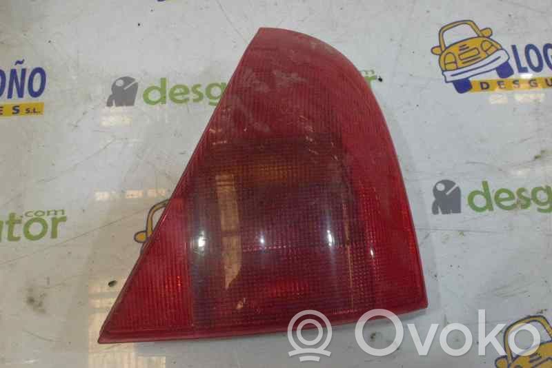 Renault Clio II Luci posteriori 