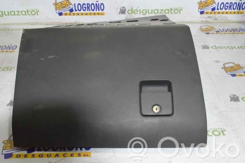Opel Vectra C Glove box 