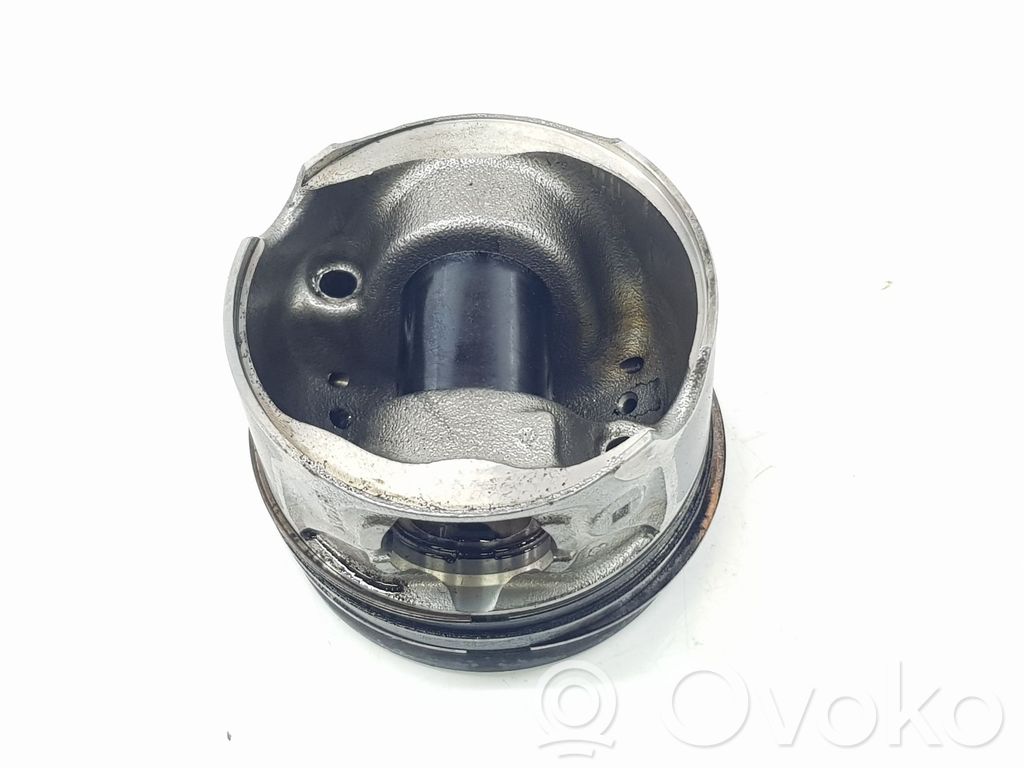 BMW 1 F20 F21 Pistón 