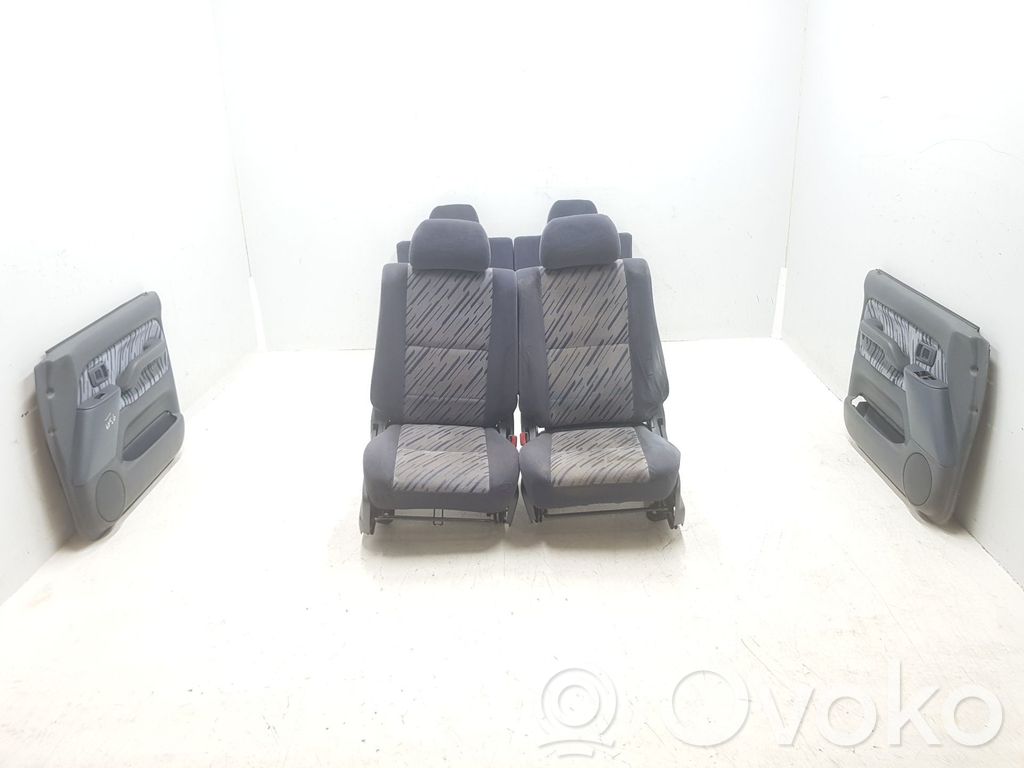 Toyota Land Cruiser (HDJ90) Set sedili 
