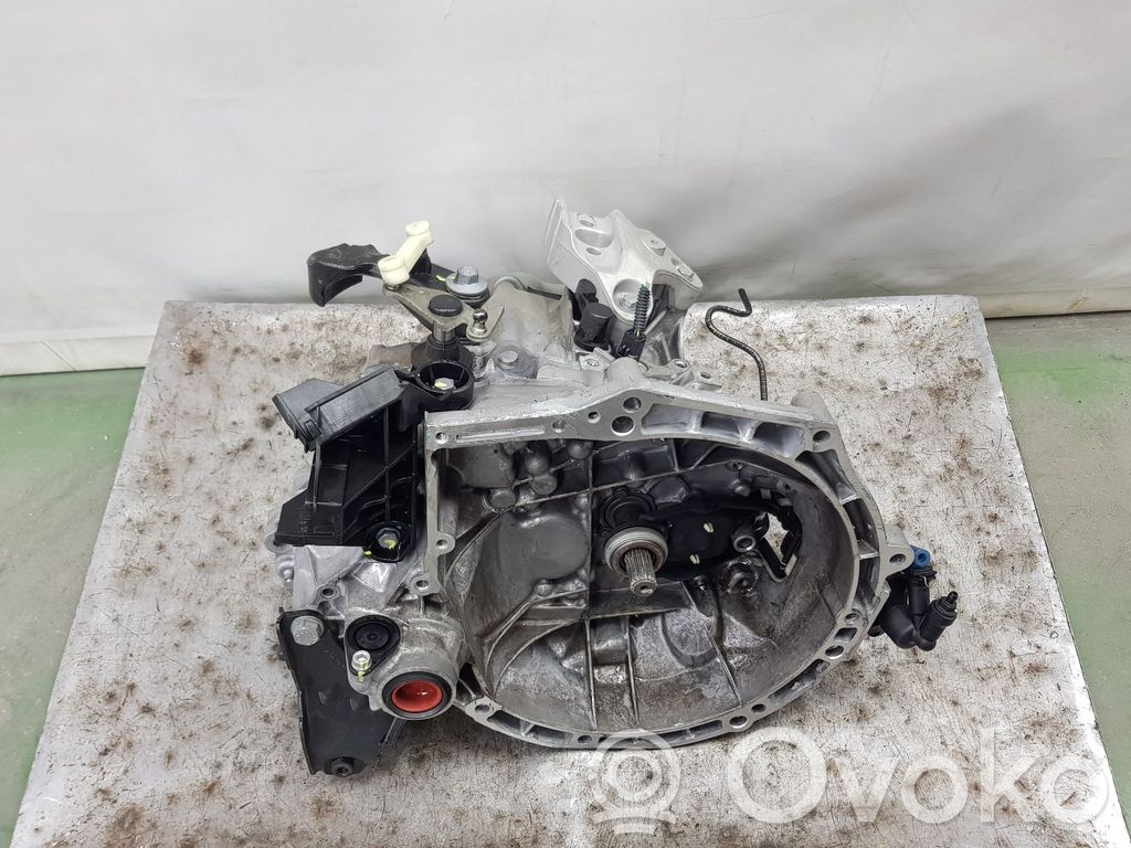 Opel Crossland X Cutie viteze manuală cu 5 trepte 