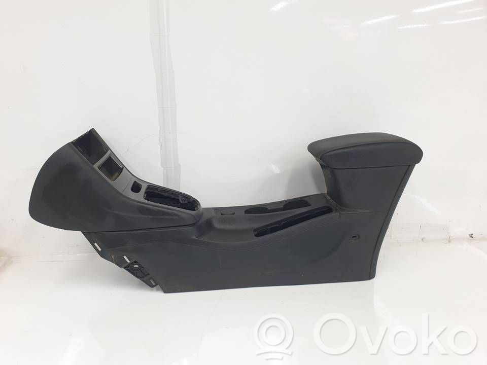 Opel Astra K Reposabrazos