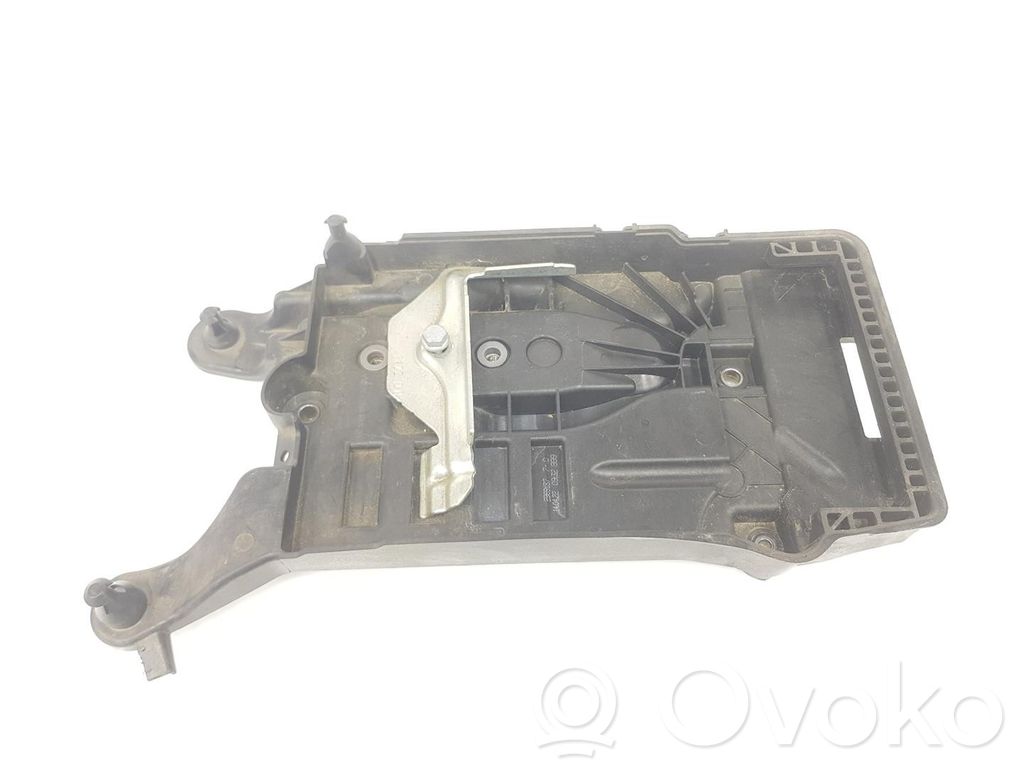 Volkswagen Taigo Batteriehalterung