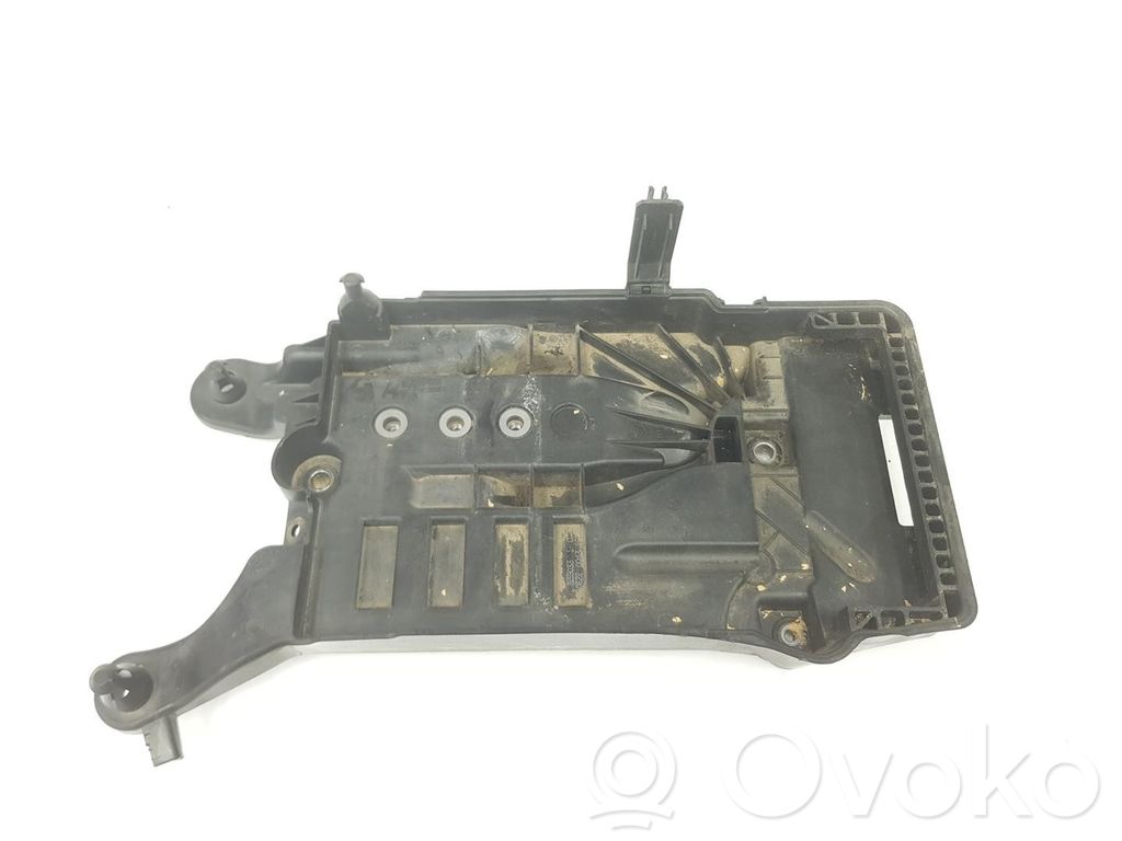 Seat Arona Battery bracket 