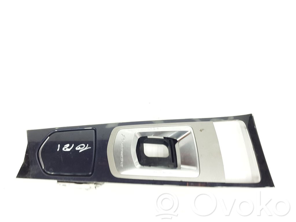 Porsche Panamera (970) Hansikaslokeron koristelista 