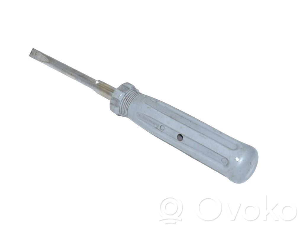 BMW 7 E38 Tool set 