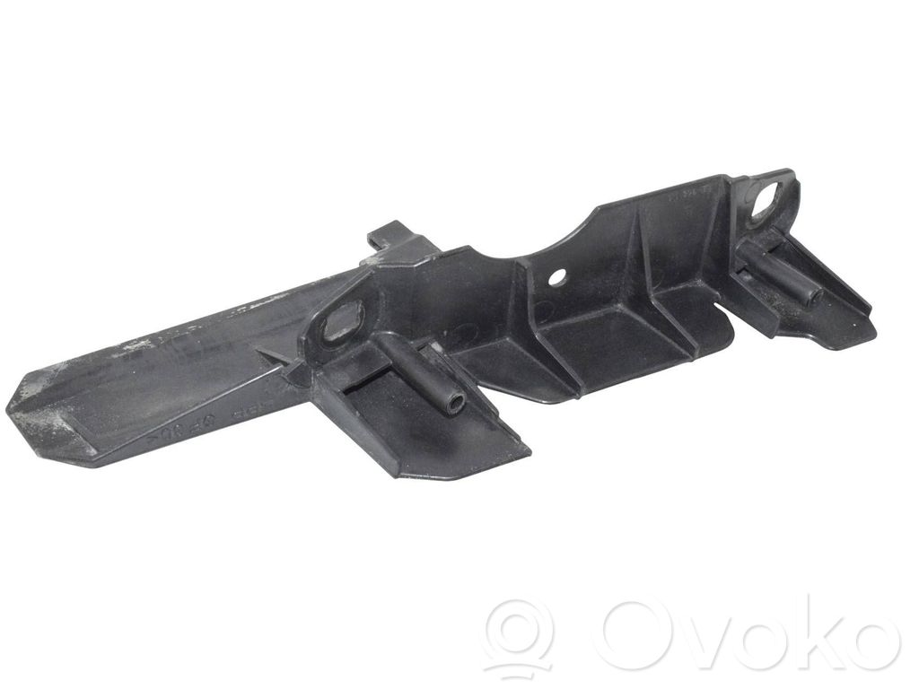 BMW 7 E38 Halterung Scheinwerfer 